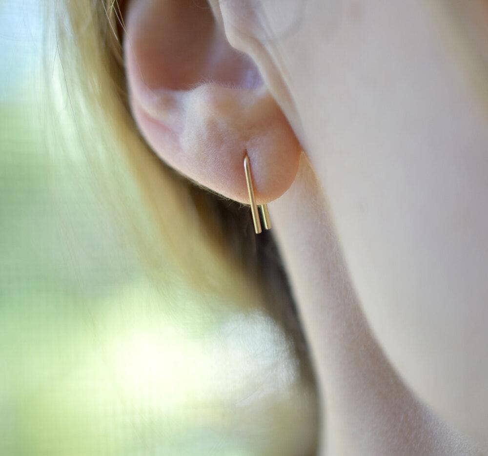 MINI THREADER EARRINGS