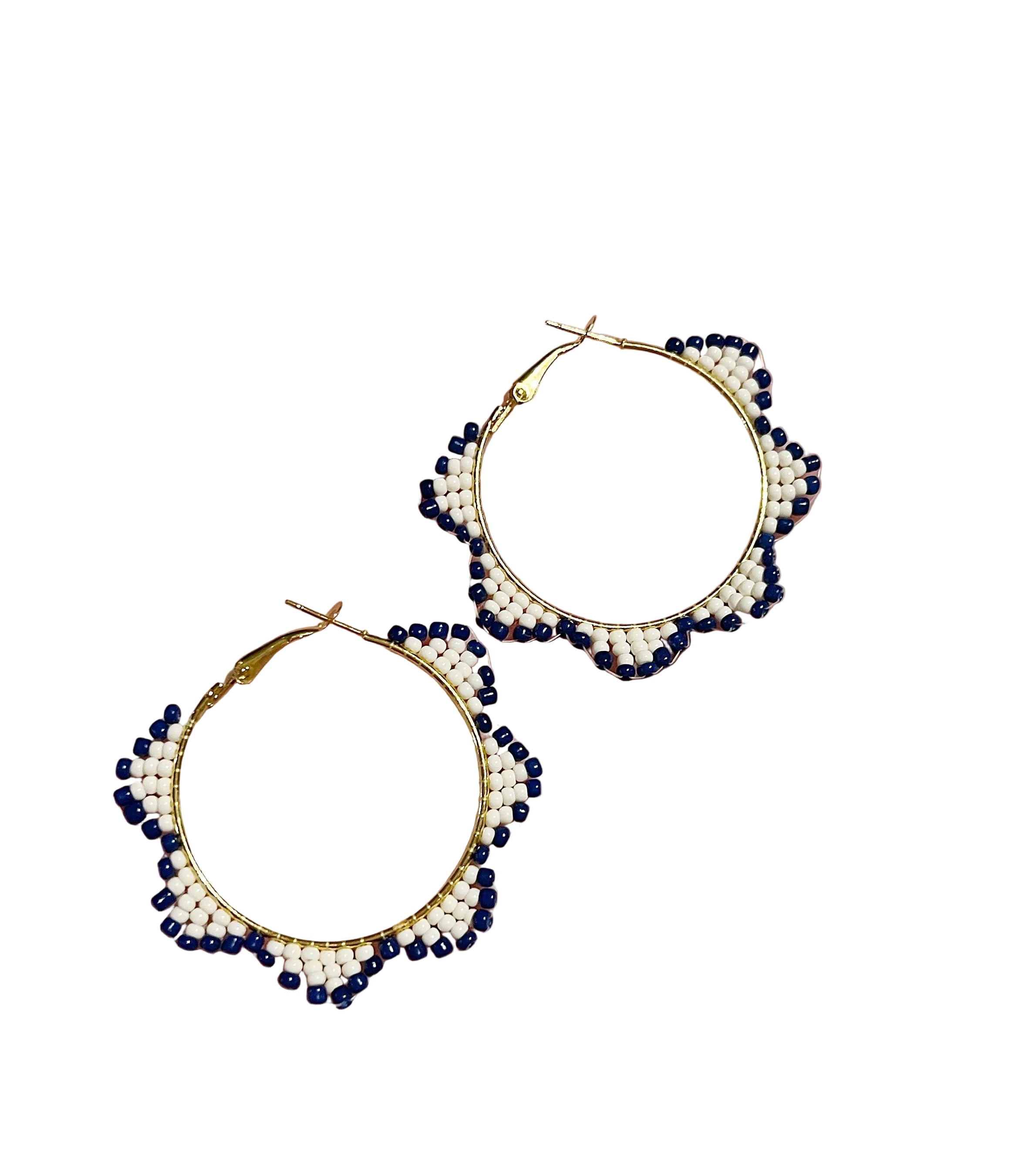 GLASS SEED BEAD SCALLOPED HOOP CIRCLE BRASS EARRINGS WHITE